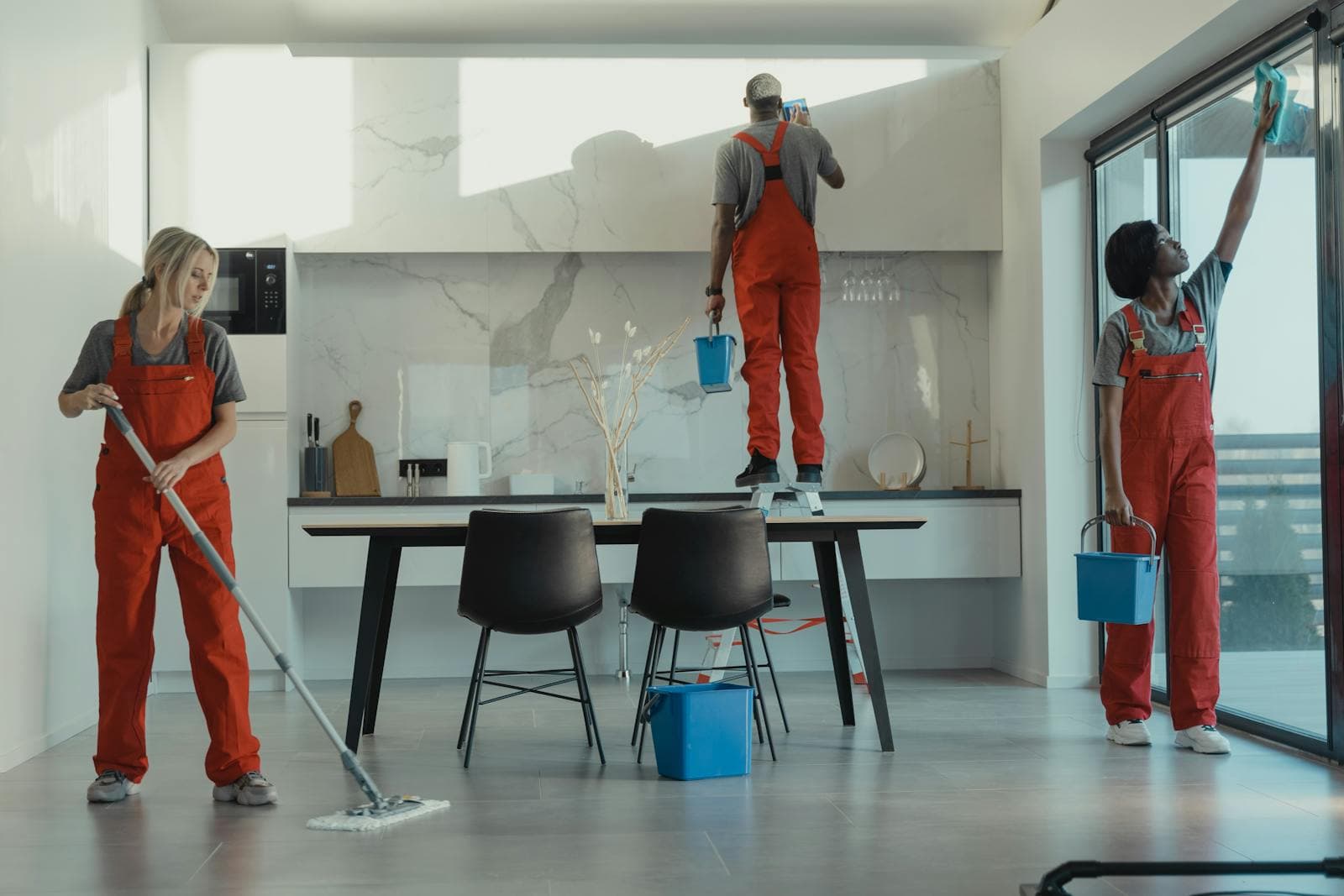 Team der Immowirt Service bei der Arbeit